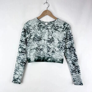 Fabletics Mari Seamless Long Sleeve Crop Top Size M Tiger Tie Dye Green White